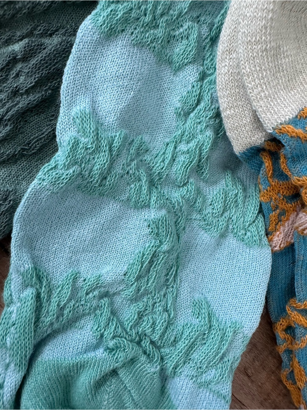 NWT Velvet Vault 5 pack Textured Socks 🧦 ❤️ - Picture 4 of 6
